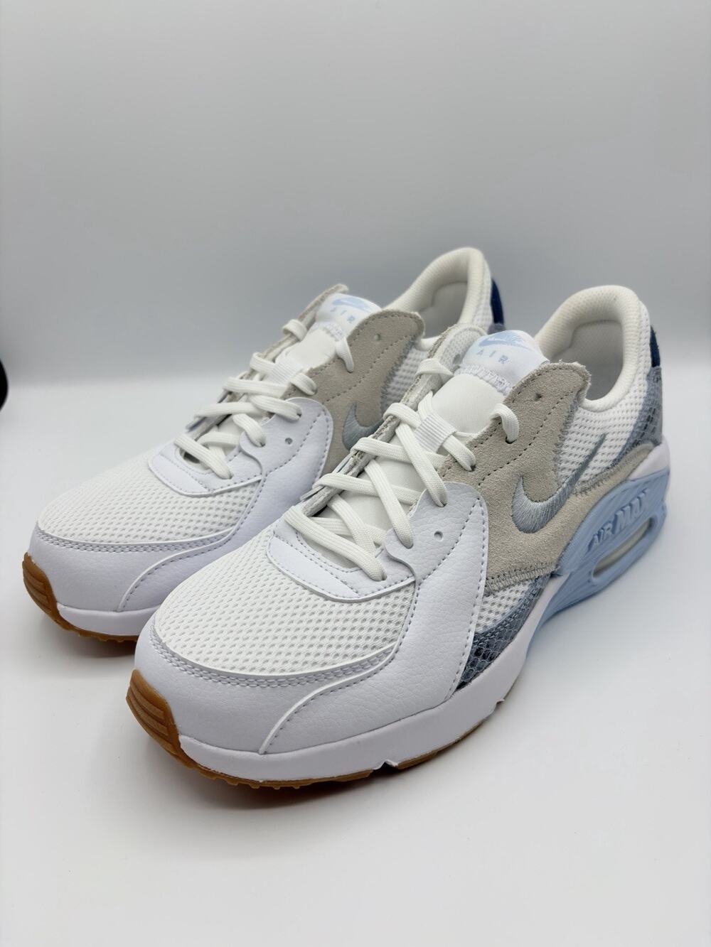 NIKE WOMENS AIR MAX EXCEE WALKING RUNNING GYM LOW TOP SHOE SNEAKER SZ 9.5 NWOB